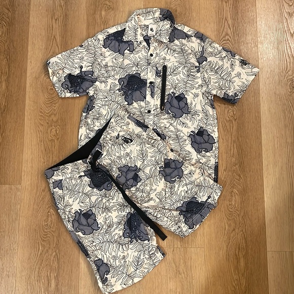 Nike MEN'S Nikelab Floral Collection Short Sleeve Top and matching shorts Size M - Picture 1 of 8